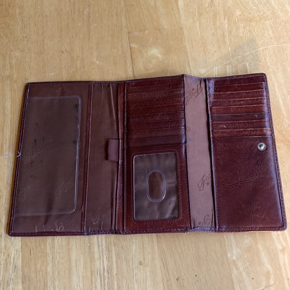 Fossil Wallet 8x4” In Good Condition, Pre-Owned - image 6